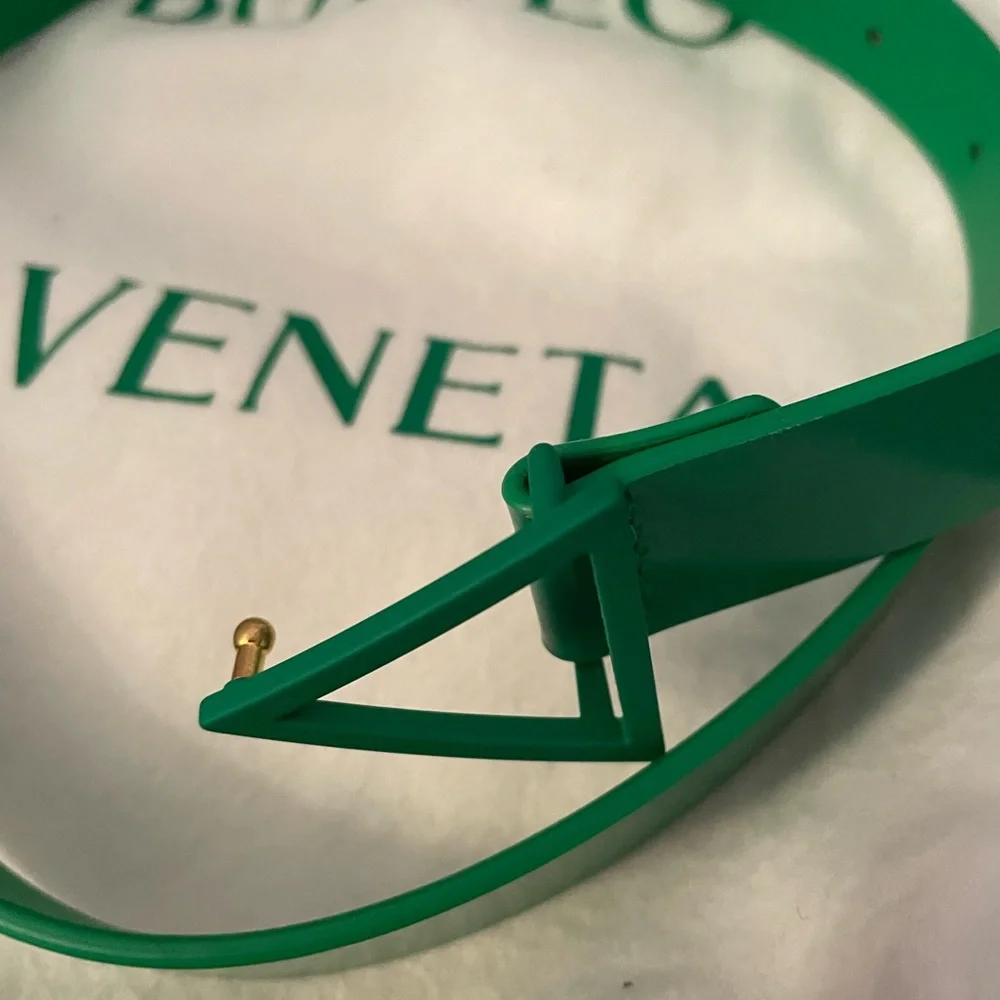 Bottega Veneta monochromatic parakeet